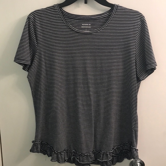 Banana Republic Tops - Banana Republic Tee